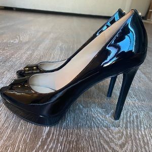 Michael Kors black patent leather peep toe pump